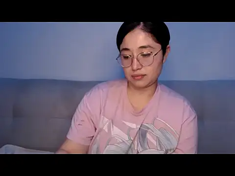 YummymeowW online show from 04/06/26, 04:52