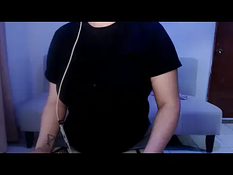 YummymeowW online show from 06/18/26, 09:14