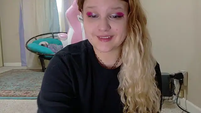 Snapshot of Emihaze chatting on 11/29/25, 07:17 Emihaze online show from 11/29/25, 07:17