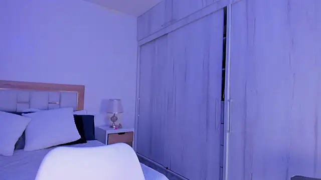 mia hank online show from 02/22/25, 11:46