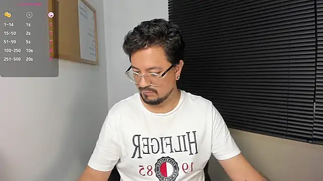 Snapshot of DaviidEvans_ chatting on 12/11/24, 01:26 DaviidEvans online show from 12/11/24, 01:26