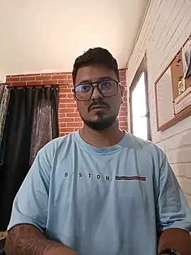 Snapshot of DaviidEvans_ chatting on 10/18/25, 02:29 DaviidEvans online show from 10/18/25, 02:29