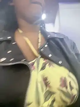 Snapshot of Tayra_Siny chatting on 02/12/25, 01:37 Tayra Siny online show from 02/12/25, 01:37