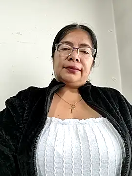   valentina18 online show from 11/19/25, 01:00