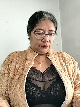   valentina18 online show from 12/17/25, 01:17