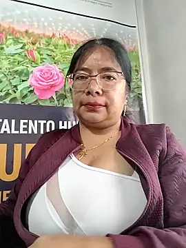   valentina18 online show from 04/24/26, 01:24