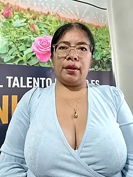   valentina18 online show from 05/07/26, 11:59