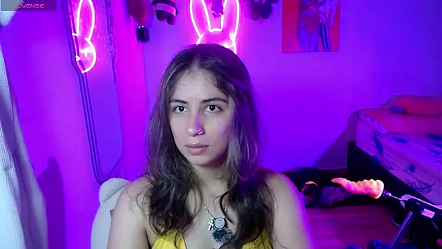 Snapshot of valentina_angel chatting on 06/12/26, 04:00 valentina angel online show from 06/12/26, 04:00
