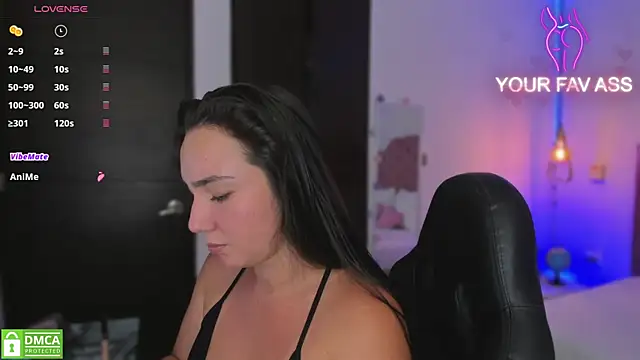 Snapshot of ava_blue chatting on 03/17/25, 07:37 ava blue online show from 03/17/25, 07:37