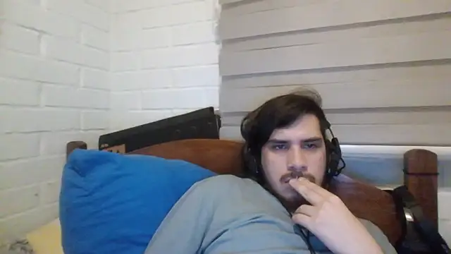 hung weeb online show from 01/15/25, 03:22