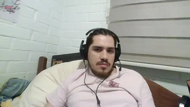 hung weeb online show from 01/18/25, 02:58