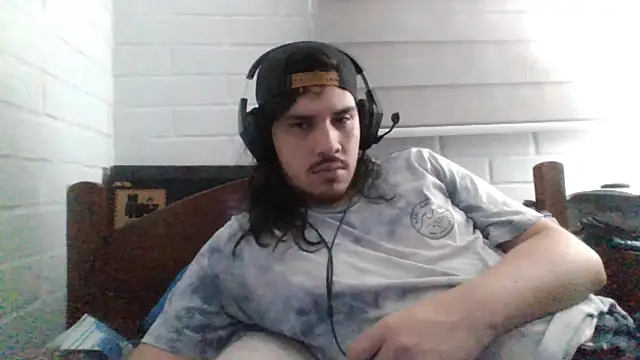 hung weeb online show from 02/18/25, 04:37