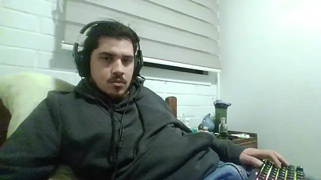 hung weeb online show from 04/14/26, 01:55