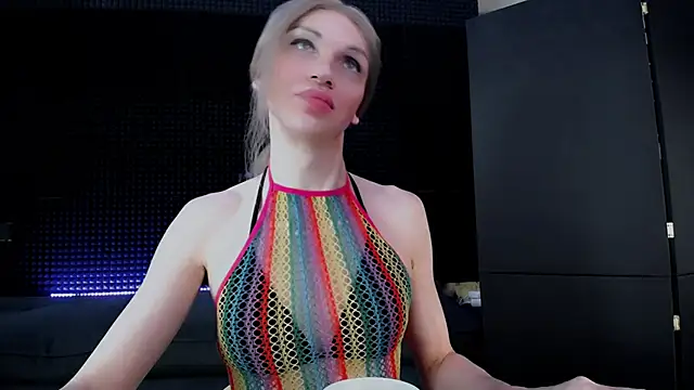 Snapshot of Hardy_Green chatting on 09/19/25, 04:03 Hardy Green online show from 09/19/25, 04:03