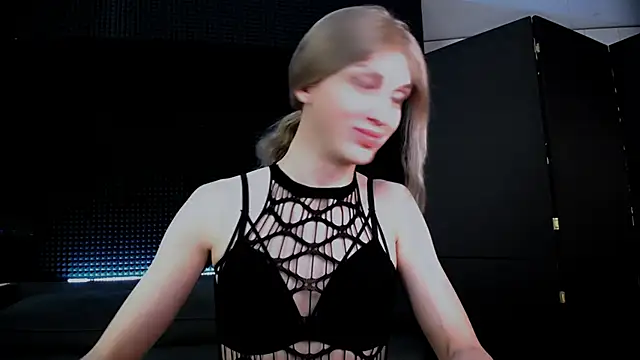 Snapshot of Hardy_Green chatting on 10/17/25, 04:59 Hardy Green online show from 10/17/25, 04:59