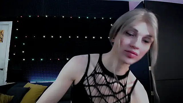 Snapshot of Hardy_Green chatting on 12/18/25, 03:56 Hardy Green online show from 12/18/25, 03:56