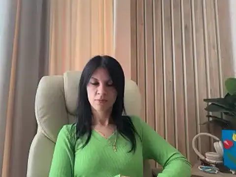 Snapshot of InjaAtHome chatting on 06/17/26, 09:12 InjaAtHome online show from 06/17/26, 09:12