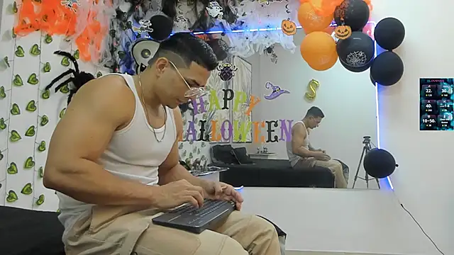 Snapshot of ChoreyTaiylor chatting on 10/16/25, 02:29 ChoreyTaiylor online show from 10/16/25, 02:29