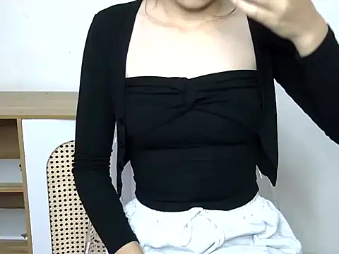 EmmySweet- online show from 12/19/25, 07:04