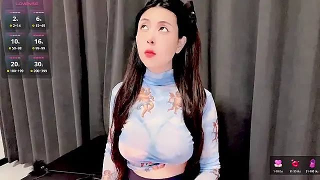 candy-yiyi online show from 04/17/26, 12:46