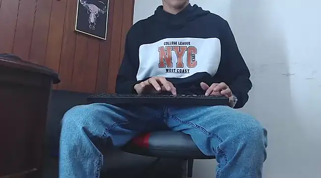 Snapshot of GaboReyes chatting on 12/20/24, 04:53 GaboReyes online show from 12/20/24, 04:53