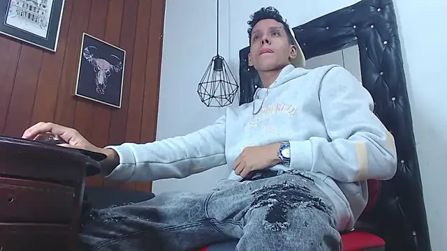 Snapshot of GaboReyes chatting on 01/29/25, 03:01 GaboReyes online show from 01/29/25, 03:01