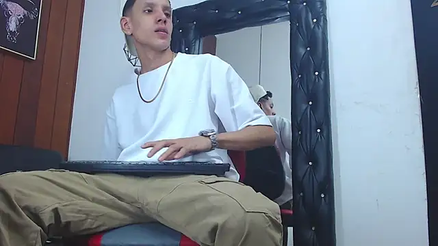 Snapshot of GaboReyes chatting on 02/04/25, 03:22 GaboReyes online show from 02/04/25, 03:22