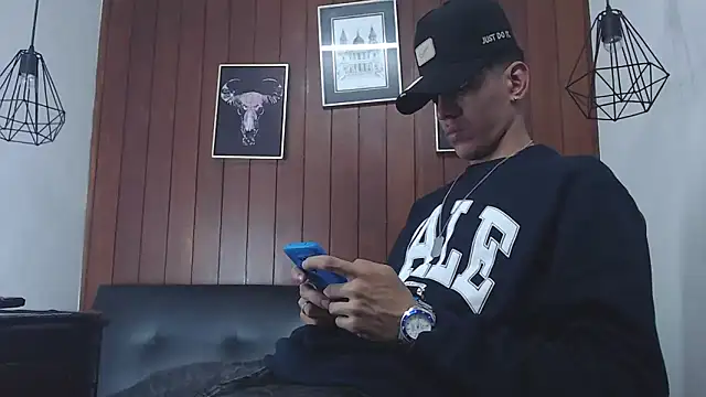 Snapshot of GaboReyes chatting on 03/15/25, 03:40 GaboReyes online show from 03/15/25, 03:40