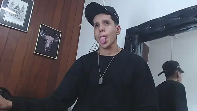 Snapshot of GaboReyes chatting on 03/19/25, 09:49 GaboReyes online show from 03/19/25, 09:49