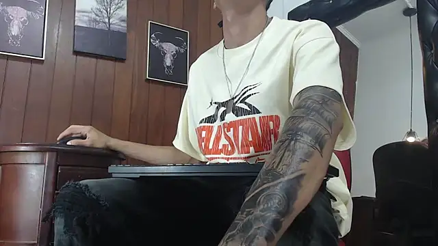 Snapshot of GaboReyes chatting on 09/14/25, 04:00 GaboReyes online show from 09/14/25, 04:00