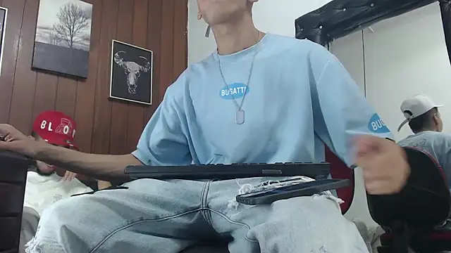 Snapshot of GaboReyes chatting on 09/25/25, 01:53 GaboReyes online show from 09/25/25, 01:53