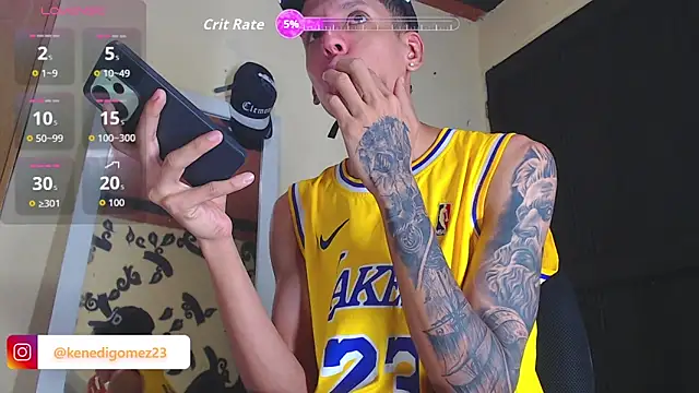 Snapshot of GaboReyes chatting on 11/24/25, 02:06 GaboReyes online show from 11/24/25, 02:06