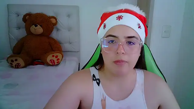 Snapshot of _alicia_z chatting on 12/28/24, 08:36 alicia z online show from 12/28/24, 08:36