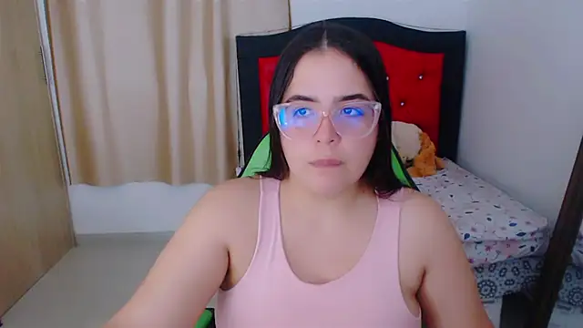 Snapshot of _alicia_z chatting on 12/29/24, 06:16 alicia z online show from 12/29/24, 06:16