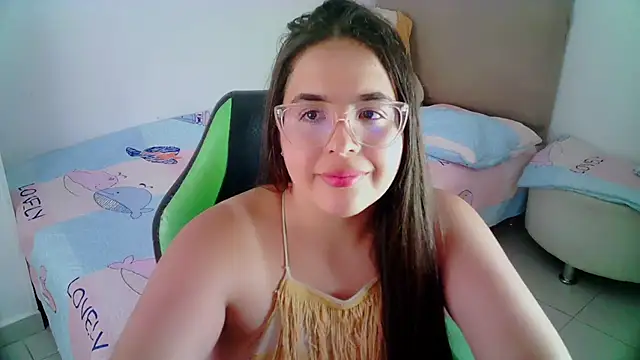 Snapshot of _alicia_z chatting on 01/17/25, 06:33 alicia z online show from 01/17/25, 06:33