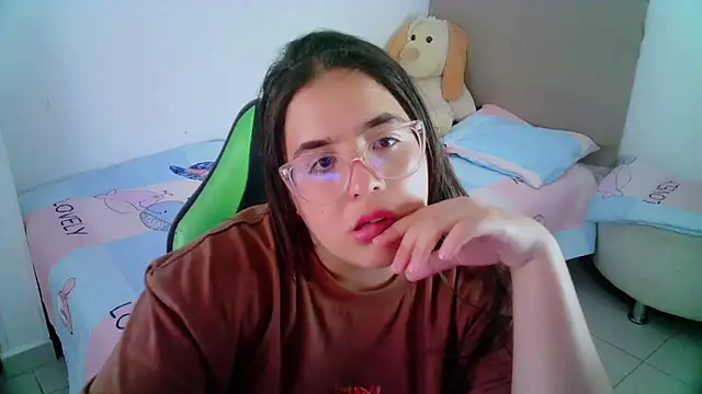 Snapshot of _alicia_z chatting on 01/17/25, 09:39 alicia z online show from 01/17/25, 09:39