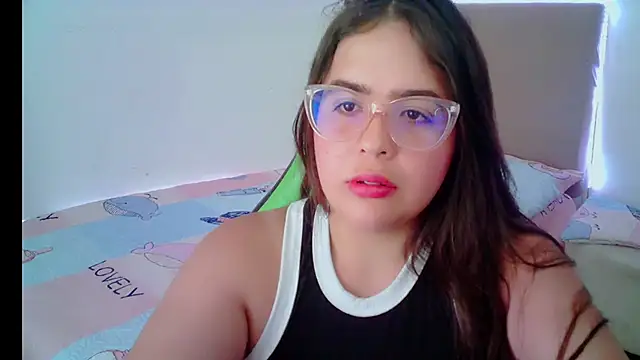 Snapshot of _alicia_z chatting on 01/20/25, 05:59 alicia z online show from 01/20/25, 05:59