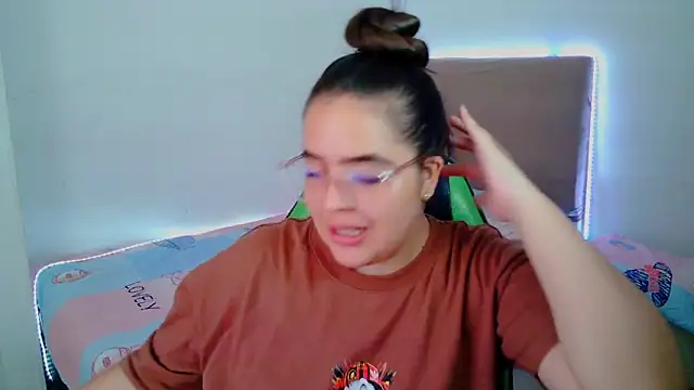 Snapshot of _alicia_z chatting on 02/07/25, 07:49 alicia z online show from 02/07/25, 07:49