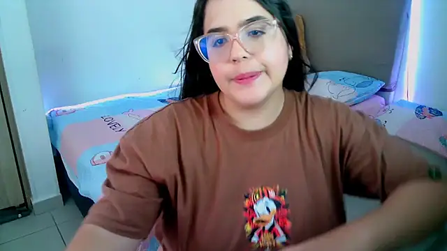 Snapshot of _alicia_z chatting on 02/11/25, 06:33 alicia z online show from 02/11/25, 06:33