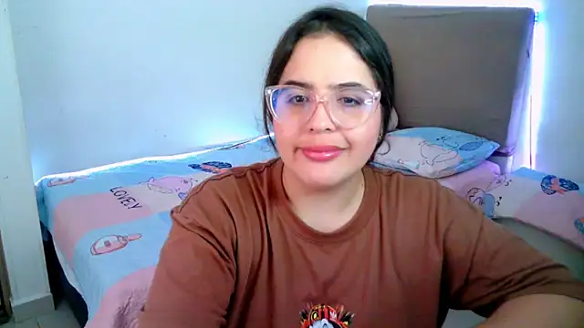 Snapshot of _alicia_z chatting on 02/11/25, 09:35 alicia z online show from 02/11/25, 09:35