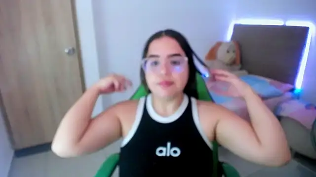 Snapshot of _alicia_z chatting on 03/17/25, 09:45 alicia z online show from 03/17/25, 09:45