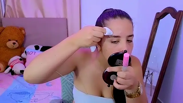 Snapshot of _alicia_z chatting on 02/19/26, 04:19 alicia z online show from 02/19/26, 04:19