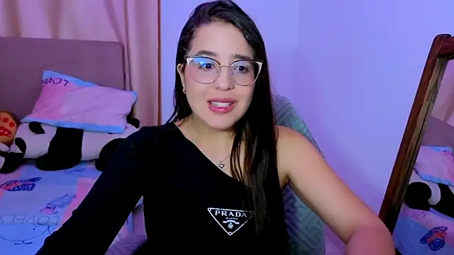 Snapshot of _alicia_z chatting on 02/24/26, 04:10 alicia z online show from 02/24/26, 04:10