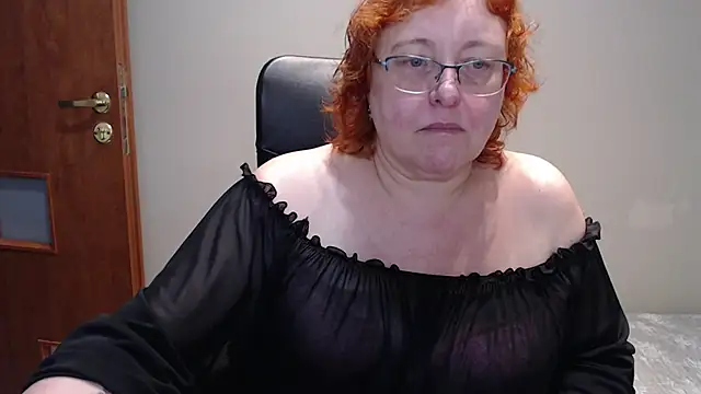 Snapshot of JoannaAndNeighbour chatting on 01/14/25, 08:31 JoannaAndNeighbour online show from 01/14/25, 08:31