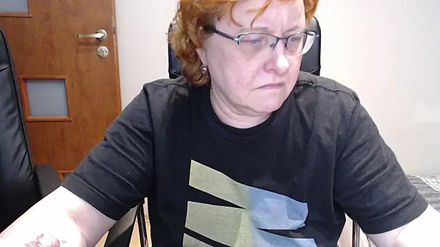 Snapshot of JoannaAndNeighbour chatting on 02/17/25, 11:34 JoannaAndNeighbour online show from 02/17/25, 11:34