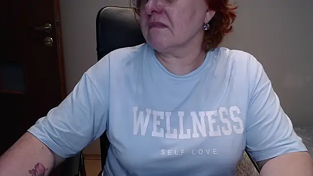 Snapshot of JoannaAndNeighbour chatting on 02/20/25, 01:51 JoannaAndNeighbour online show from 02/20/25, 01:51