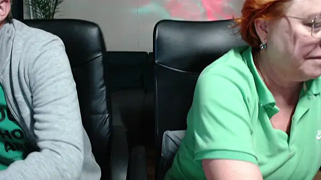 Snapshot of JoannaAndNeighbour chatting on 10/14/25, 07:53 JoannaAndNeighbour online show from 10/14/25, 07:53