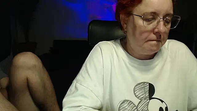 Snapshot of JoannaAndNeighbour chatting on 10/22/25, 07:46 JoannaAndNeighbour online show from 10/22/25, 07:46