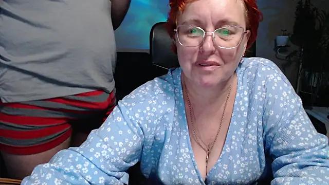 Snapshot of JoannaAndNeighbour chatting on 11/15/25, 09:17 JoannaAndNeighbour online show from 11/15/25, 09:17