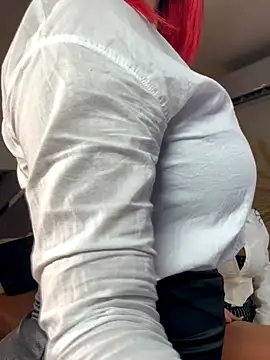 Snapshot of KateOwens chatting on 11/21/25, 03:27 KateOwens online show from 11/21/25, 03:27